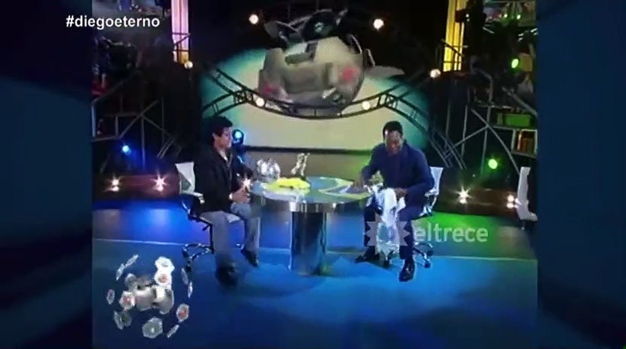 Maradona vs Pelé having a header rally on live TV #pele #maradona