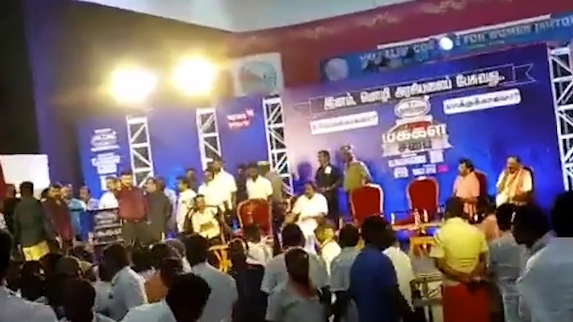 Watch : பாஜகவினரை ஒருமையில் திட்டி பேசிய நாஞ்சில் சம்பத்! - பாடம் புகட்டிய மக்கள்!