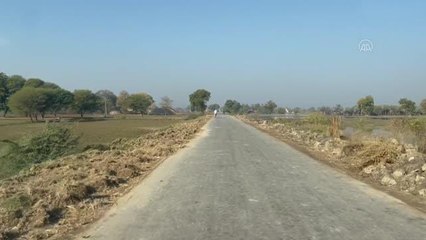 BHİRİA ROAD - Pakistan'da kış, zor durumdaki selzedelerin mağduriyetini artırdı