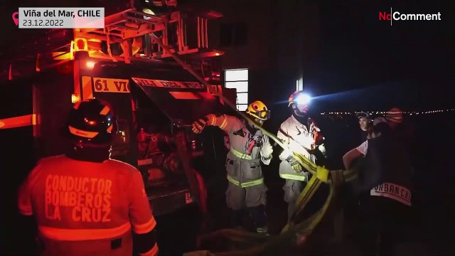 شاهد: مقتل شخصين وتدمير 400 منزل بسبب حرائق الغابات في تشيلي