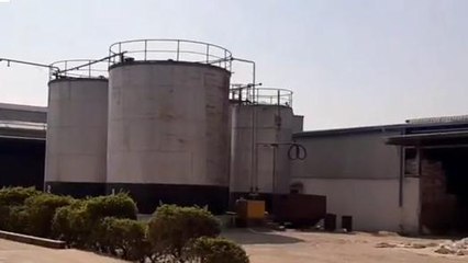 రామాయంపేట: ఆయిల్ మిల్ లో ప్రమాదం.. ఇరుక్కుపోయిన కార్మికుడు