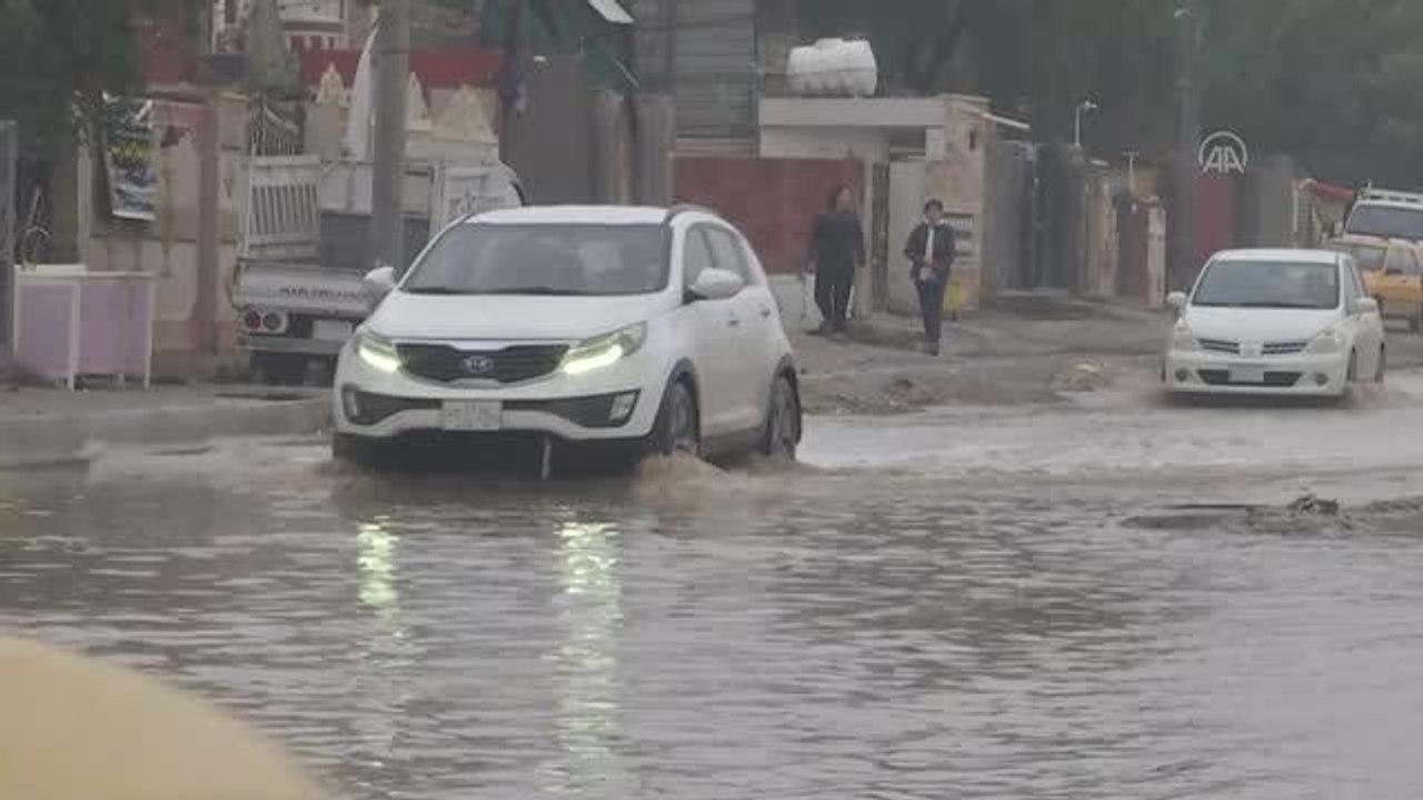 Irak'ta şiddetli yağışlar hayatı olumsuz etkiledi