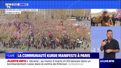 下载视频: Fusillade à Paris: environ un millier de personnes rassemblées place de la République en hommage aux victimes