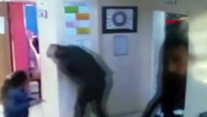 Öğretmene taşlı saldırı