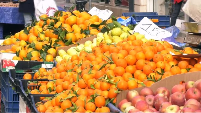 Οι πολίτες σχολιάζουν το κόστος για το χριστουγεννιάτικο τραπέζι και απαντούν στον Άδωνη που βρήκε τις τιμές πολύ καλές
