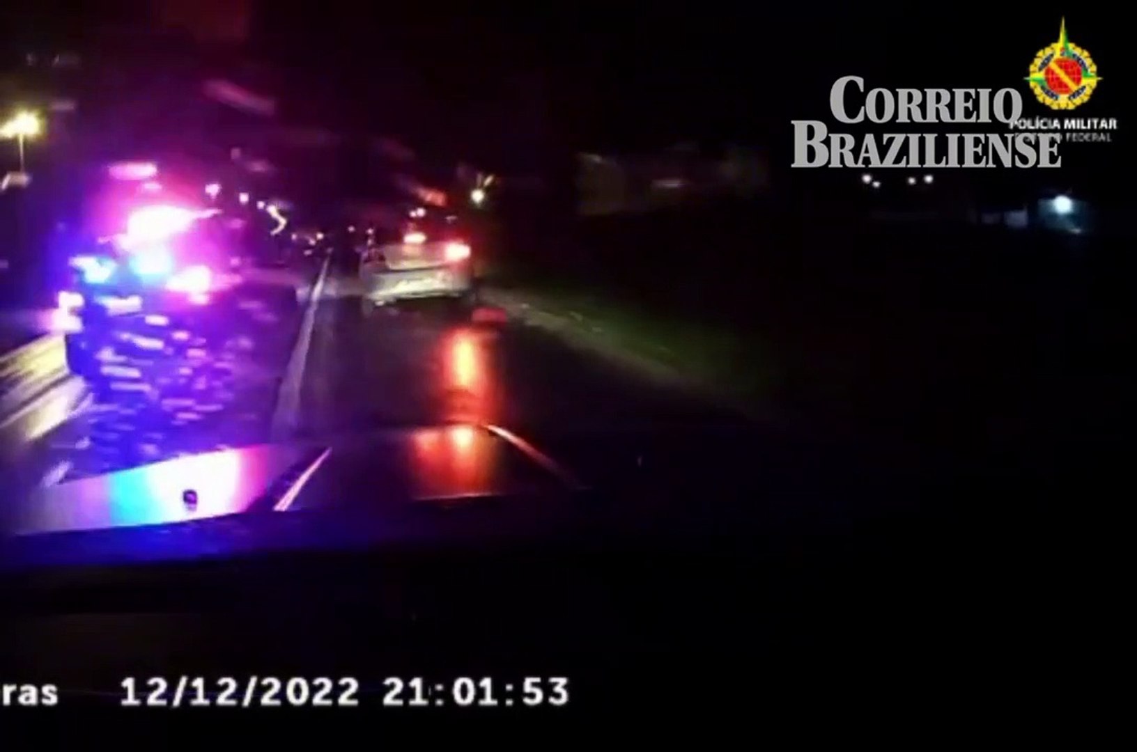 Com muita maconha, grupo não obedece ordem e foge de policiais no DF
