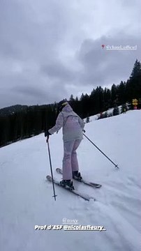 Vaimalama Chaves chute en ski sous les yeux de son chéri Nicolas Fleury