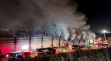 Tuzla'da geri dönüşüm tesisinde çıkan yangına müdahale ediliyor
