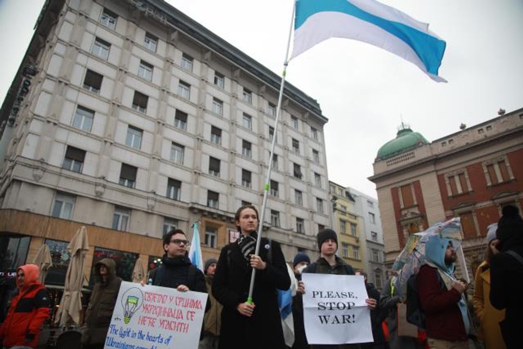 Sırbistan'da "Ukrayna'ya barış, Rusya'ya özgürlük" gösterisi düzenlendi