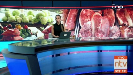 Gran afluencia de personas en los mercados a horas de Nochebuena