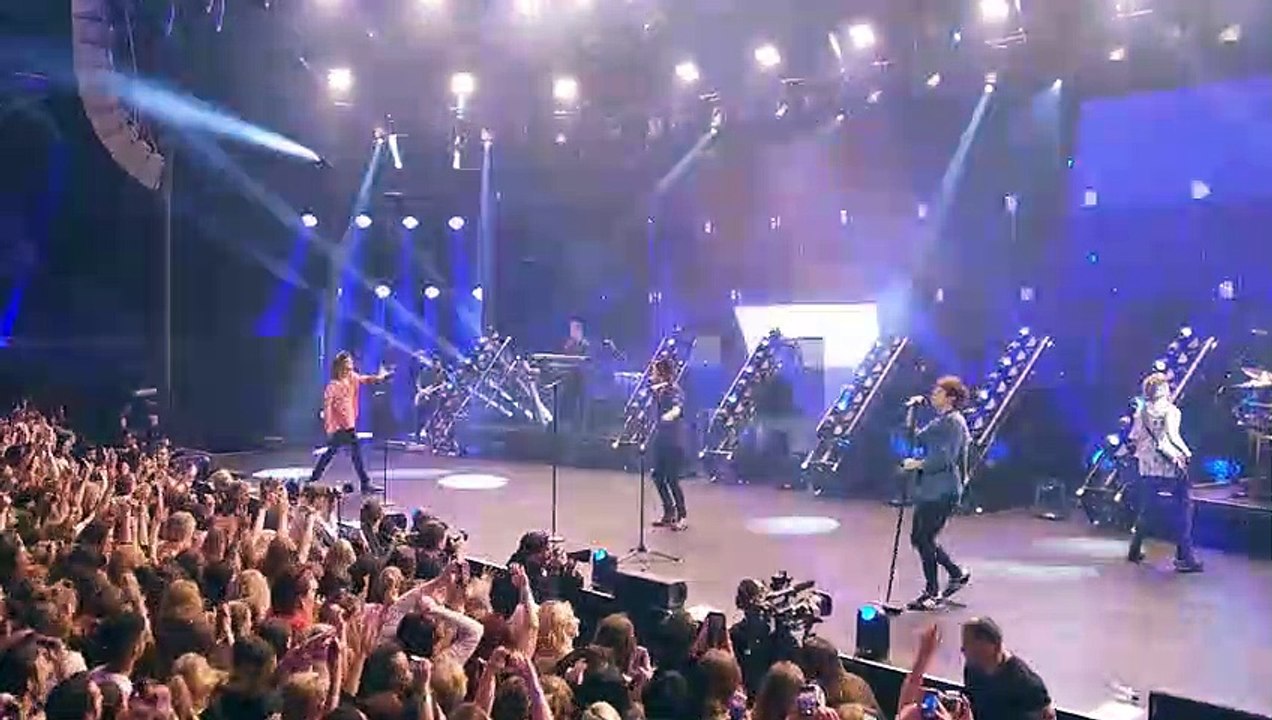 Little Black Dress One Direction (live) video Dailymotion