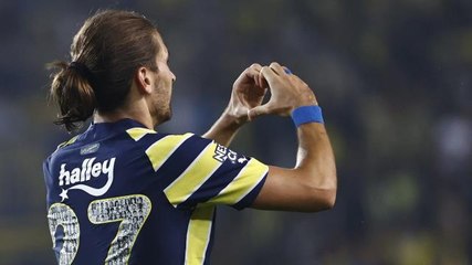 Tepkiler çığ gibi! Fenerbahçelilerin sevgilisi futbolcu, yaptığı hareketle taraftara saç baş yoldurttu