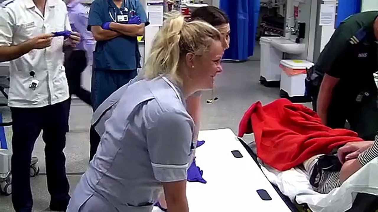 24 Hours In A $$ E - Se19 - Ep01 HD Watch HD Deutsch