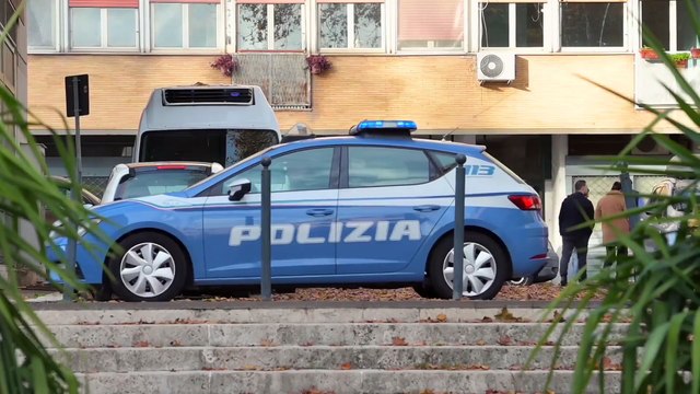 Il regalo più grande? L'amicizia. Gli auguri di Natale della Polizia