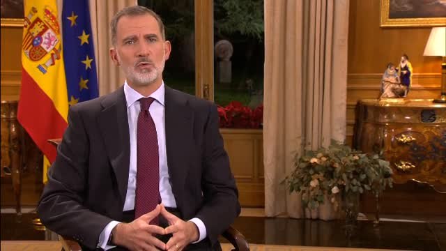 El rey pide frenar la erosión de las instituciones con respeto a la Constitución y a las leyes