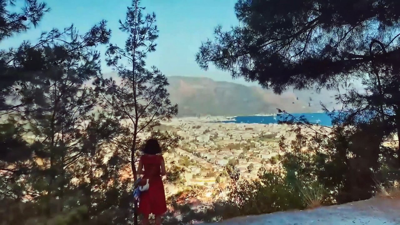 1 مسلسل فتاة اليد ح