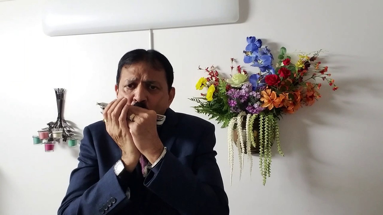 Aapke Haseen Rukh Pe - Vintage Classic Song 1966 on Harmonica Live Performance by Mukund Kamdar