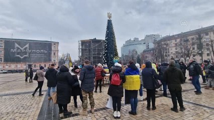 Ukraynalılar, Rusya'nın esirleri serbest bırakması için gösteri düzenledi (2)