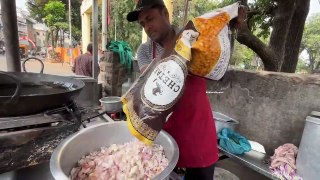 Maharashtra's Famous Snack Kanda Bhajji _ Indian Street Food