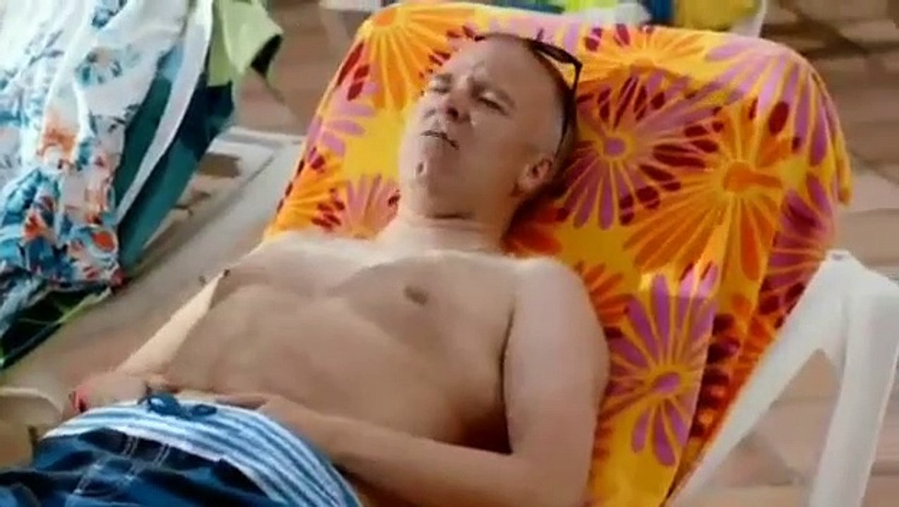 Benidorm - Se6 - Ep03 - Martin Weedon And His 20 Friends HD Watch HD Deutsch