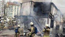 Maltepe'de geri dönüşüm tesisinde işçilerin kaldığı konteynerlerde yangın çıktı