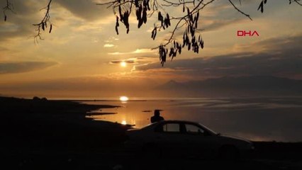 BURDUR GÖLÜ'NDE 'GÜN BATIMI' GÜZELLİĞİ