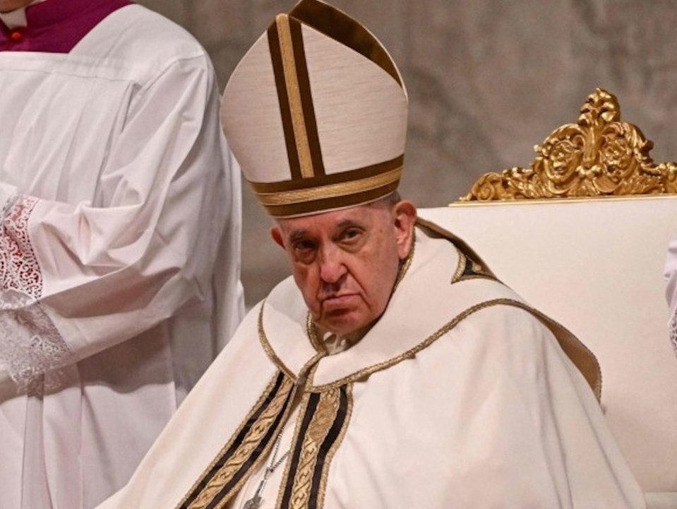 Papst Franziskus ruft an Heiligabend zu Abkehr von 