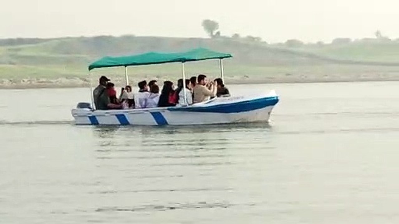 पालीघाट में बढ़ी बोटो की संख्या, पर्यटकों की आवक बढऩे से लोगों में बड़ा रुझान