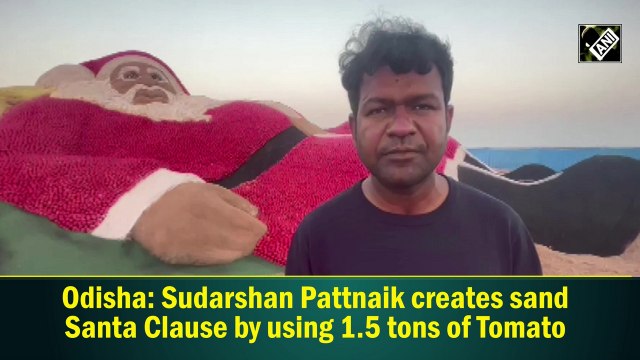 Sudarshan Pattnaik creates Santa Claus with sand, tomatoes