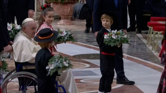 Messe de Noël : « Je pense surtout aux enfants dévorés par les guerres, la pauvreté et l'injustice » prie le Pape François