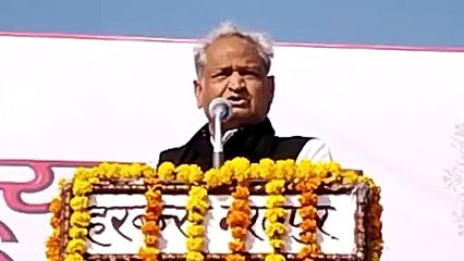 निकम्मापन दिखा रहे जल शक्ति मंत्री, पीएम मना नहीं करते!