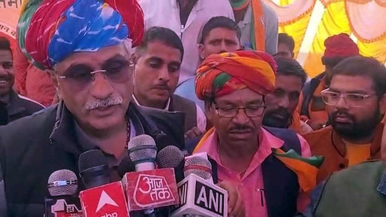 प्रश्नपत्र लीक मामले में सीबीआई को सौंपे जांच-शेखावत
