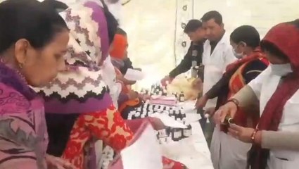 गुना: आयुष मेले का हुआ आयोजन, निशुल्क दवाओं का किया गया वितरण