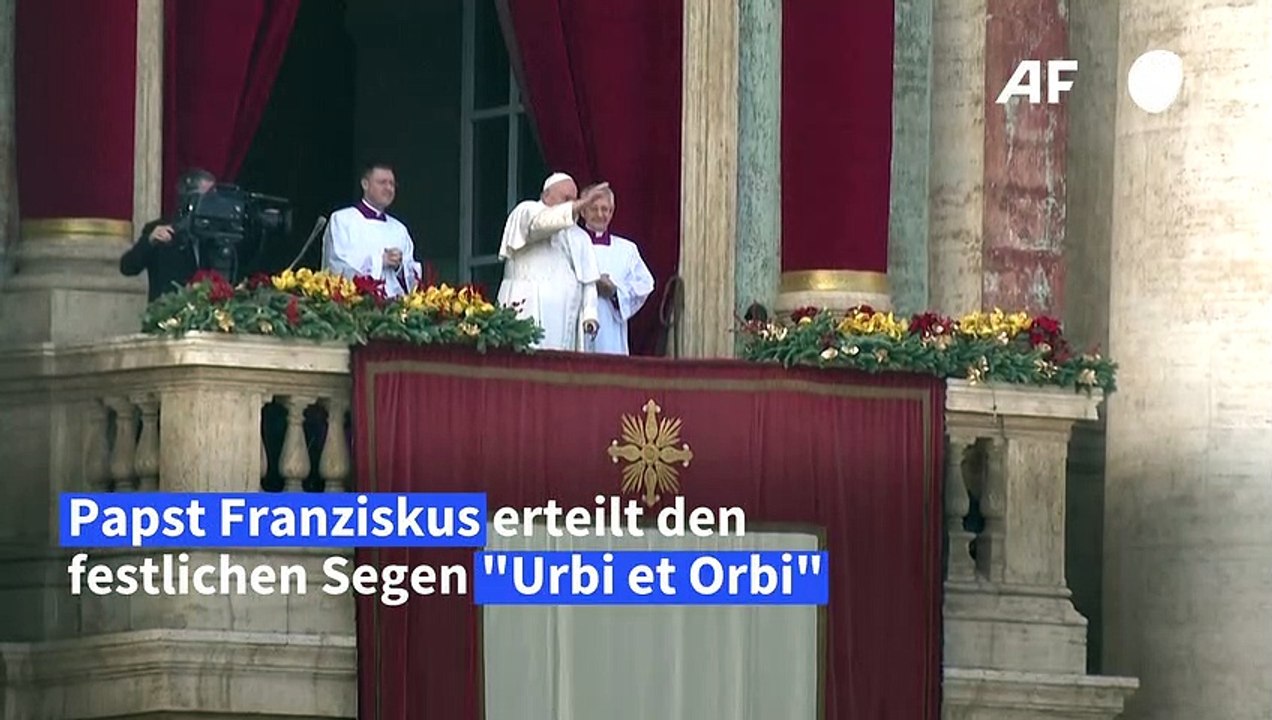 Papst erteilt Segen 'Urbi et Orbi'