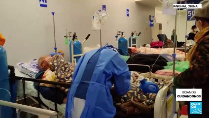 Sistema de salud en China se encuentran saturados por contagios de Covid-19