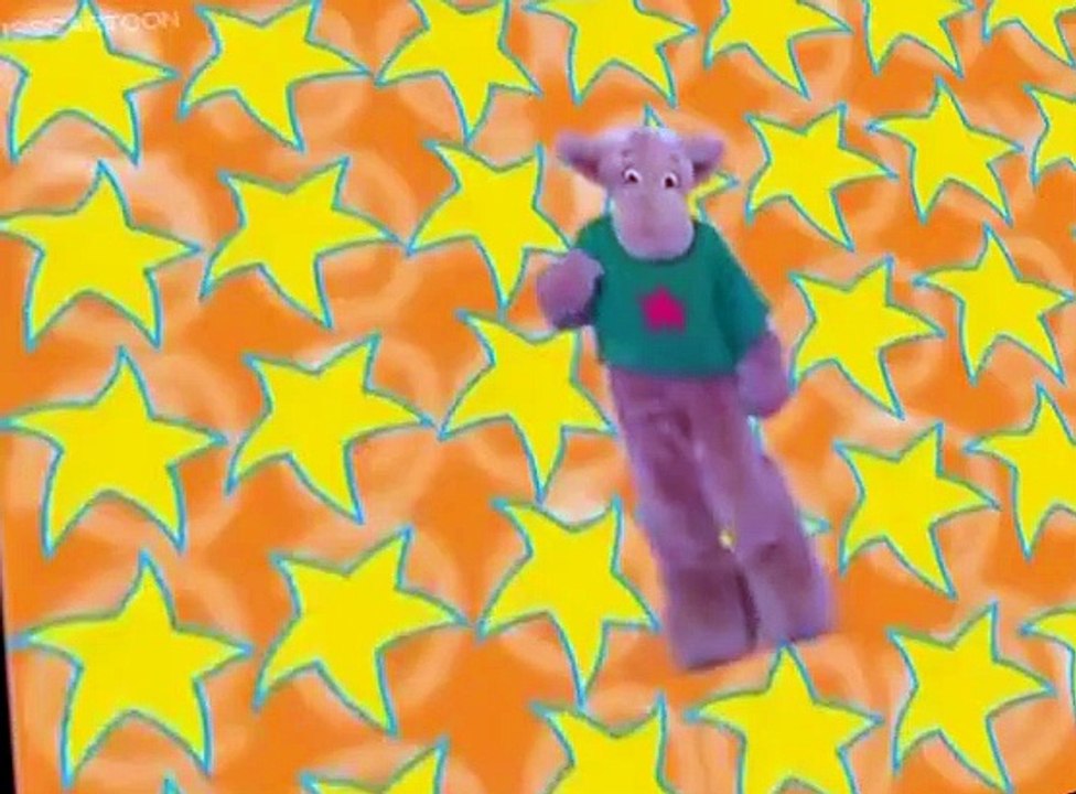 Elliot Moose E002 - A Tail or Two - A Lion in Summer - The Gaint Pongolongo - Elliot s Masterpiece