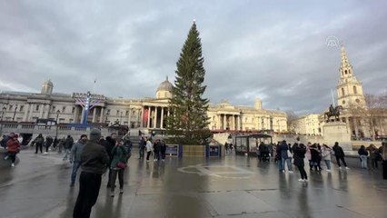 Noel'de Londra sokakları boş kaldı
