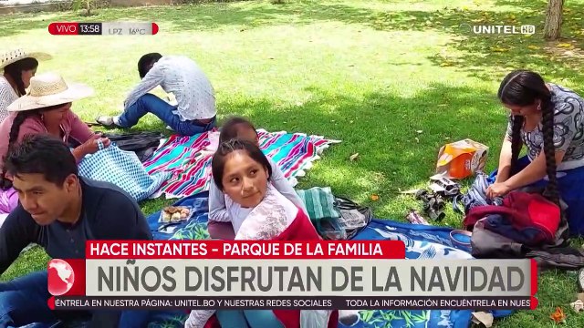 Familias llegan a los parques y plazas para disfrutar de Navidad