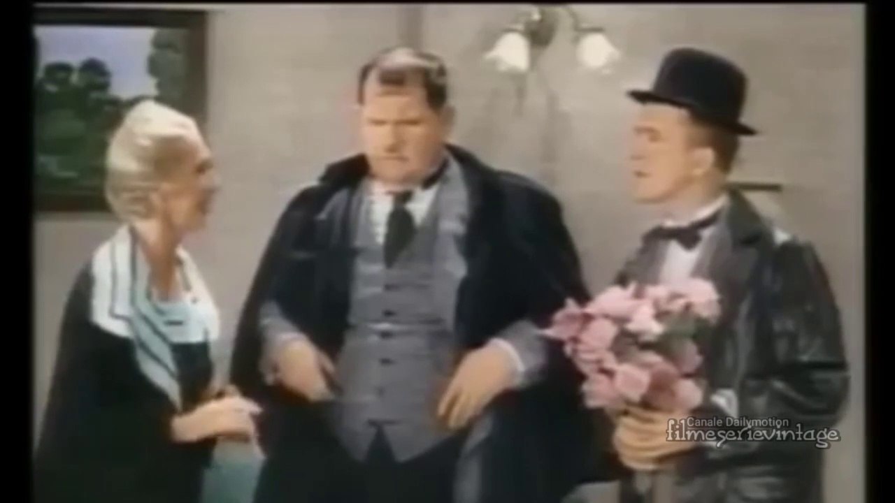 STANLIO E OLLIO A COLORI - Andando a Spasso