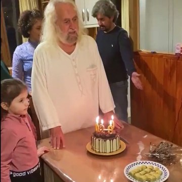 Kendisini 'Mesih' ilan eden eski Refah Partili Hasan Mezarcı Noel'de doğum günü kutladı