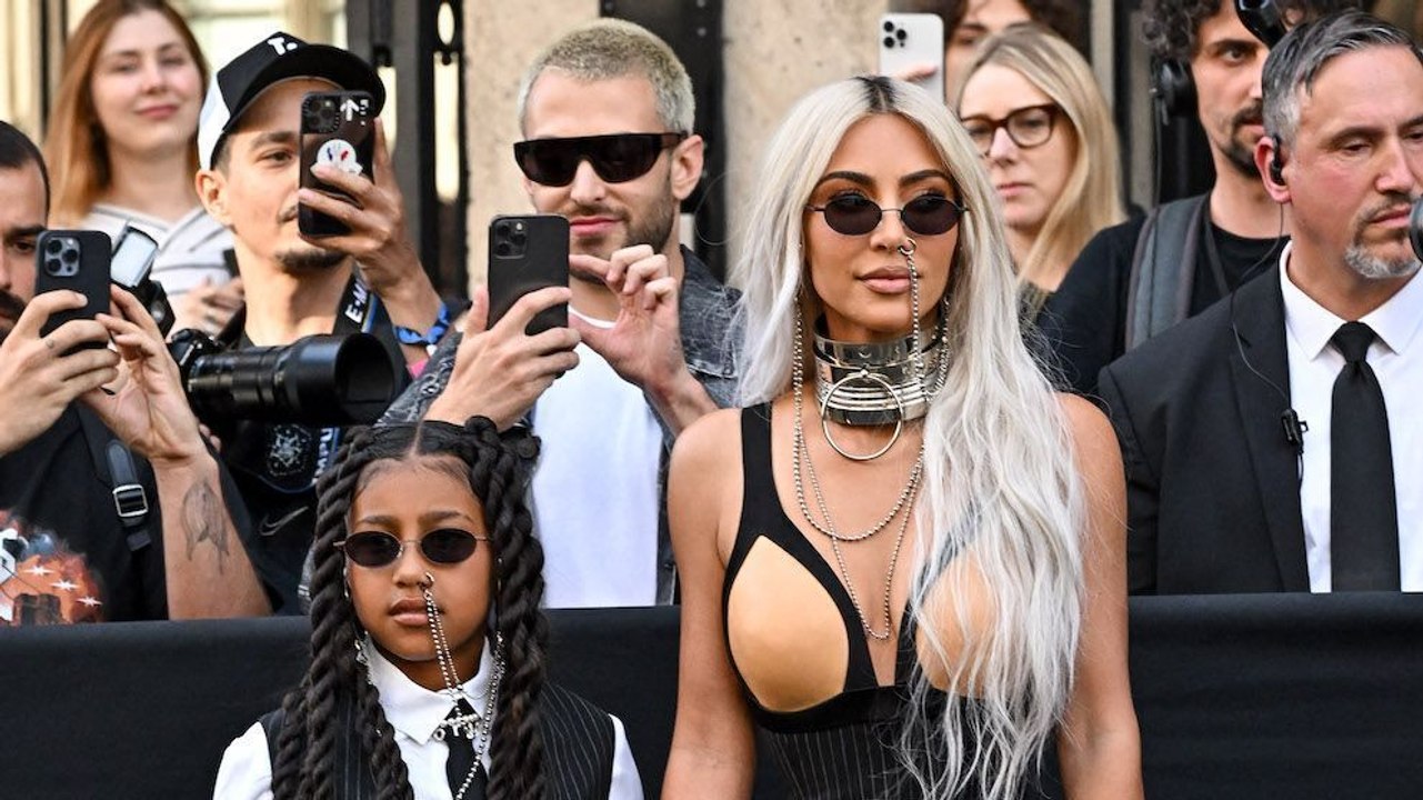 Kim Kardashian : sa fille North performe avec une célèbre chanteuse pour Noël