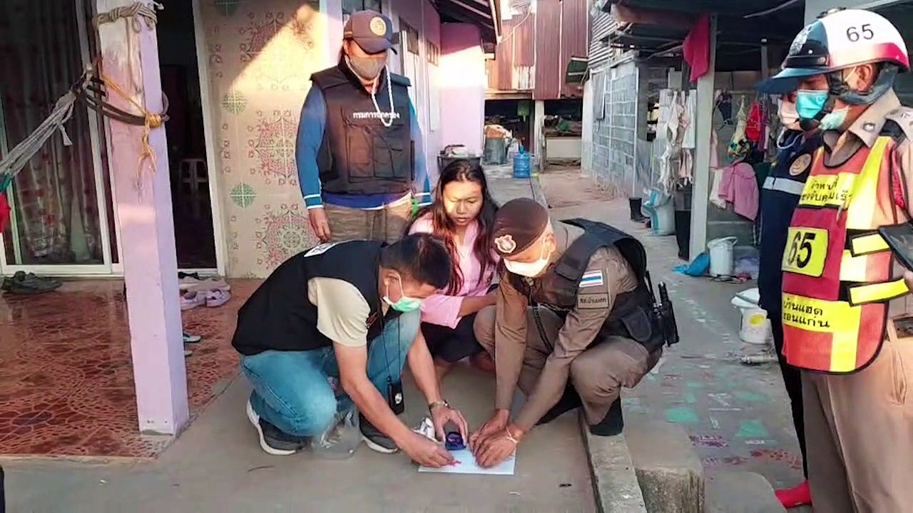 รวบสาวรักแฟนยัดยาบ้าในช่องคลอด402เม็ดสุดท้ายไม่รอดถูกจับโดนผัวโบ้ย (มีคลิป)