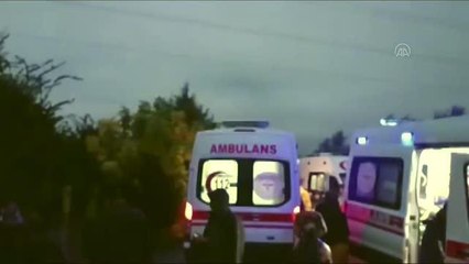 Tarım işçilerini taşıyan midibüs devrildi, 14 kişi yaralandı