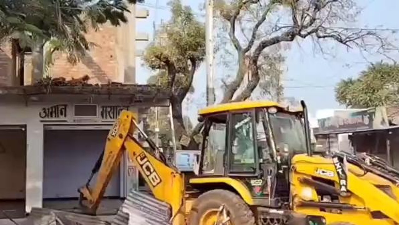 आगर :प्रशासन की बड़ी कार्यवाही,अवैध निर्माण पर...