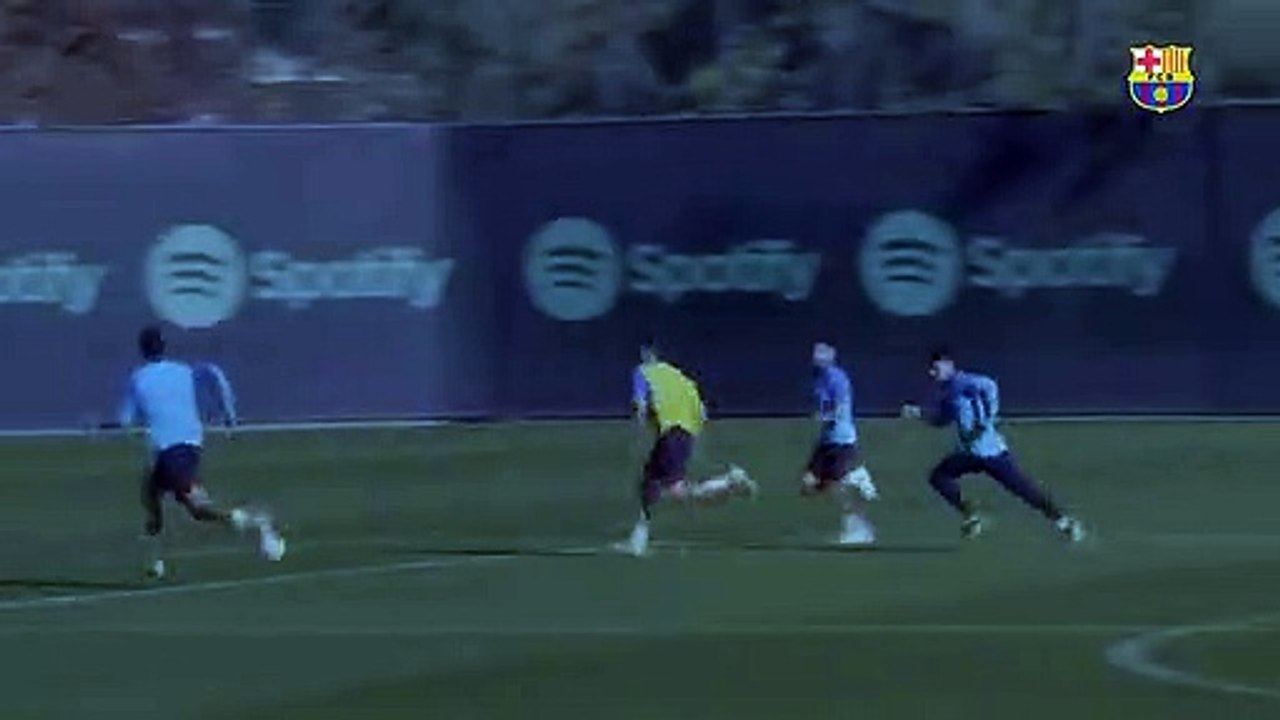 Ansu Fati se pone a tono en los entrenamientos de cara al 2023 / FCB