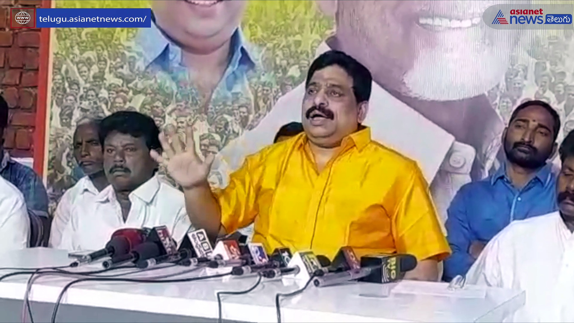 పోలీసుల మాటున కాదు... దమ్ముంటే విజయవాడ రా చూసుకుందాం: నానికి వెంకన్న సవాల్