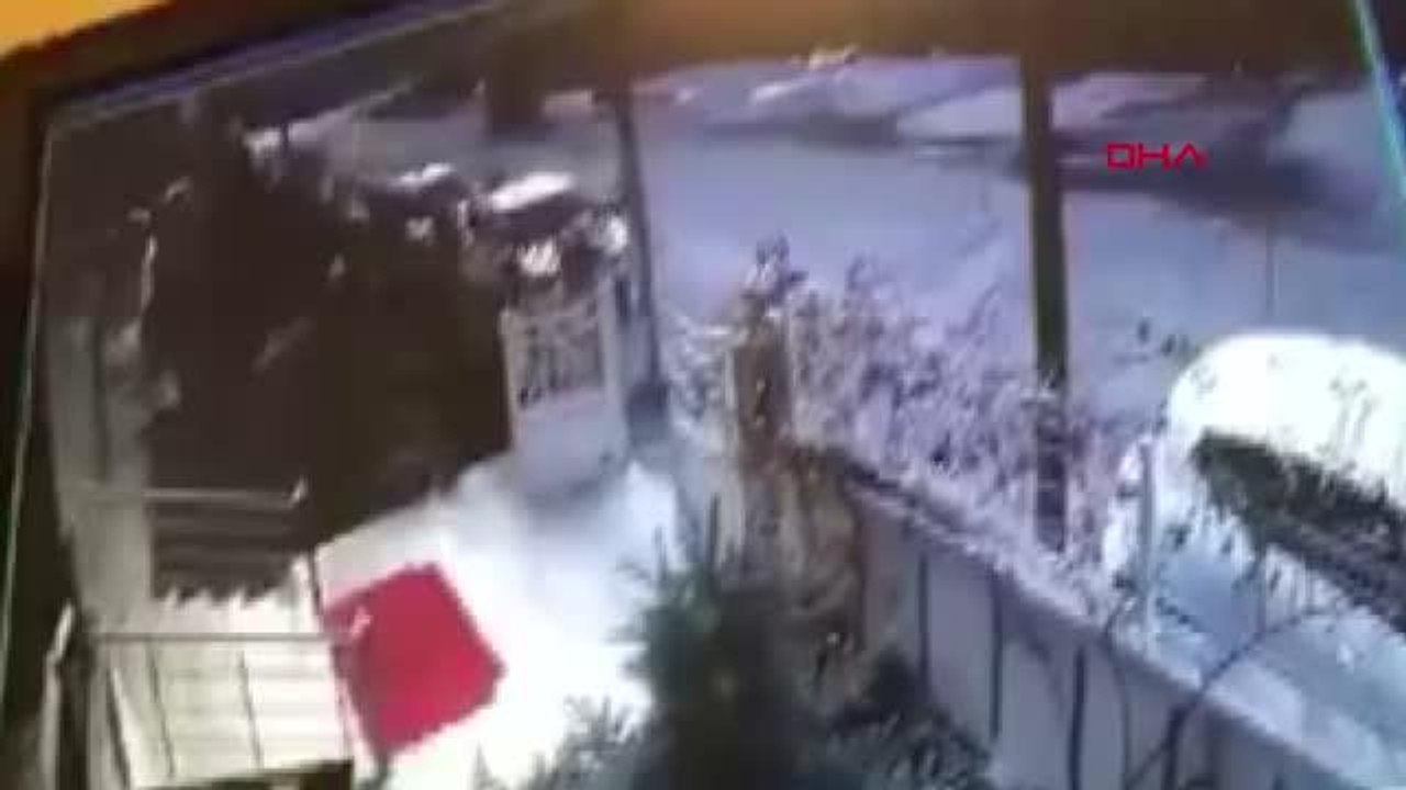 AKSARAY'DA BAHÇE KAPISI HIRSIZLIĞI GÜVENLİK KAMARASINDA