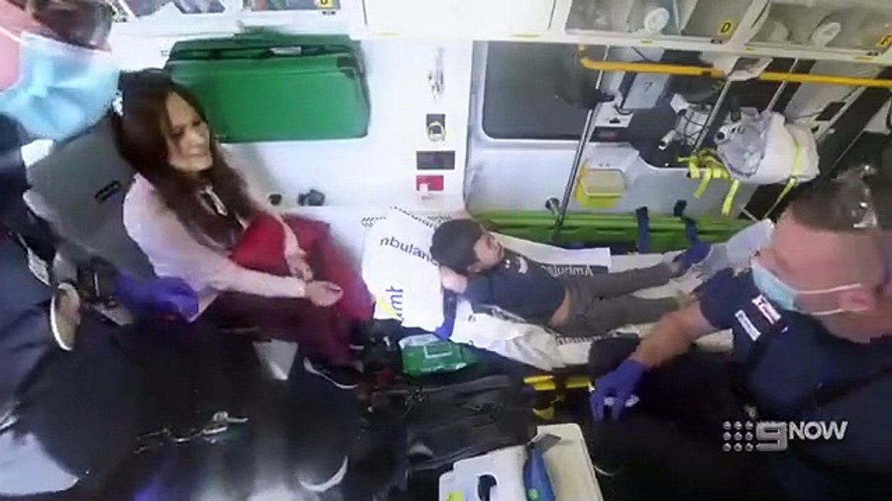 Paramedics - Se3 - Ep02 HD Watch HD Deutsch