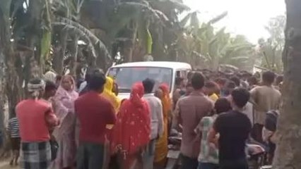 করণদিঘীঃ পারিবারিক বিবাদকে ঘিরে রণক্ষেত্র! আহত দুই, দেখুন ভিডিও