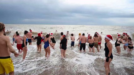 Brighton Christmas Day swim 2022